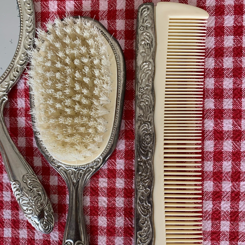 Vintage Silver Mirror Brush Comb Dresser Set - Picture 5 of 7